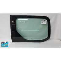 CITREON BERLINGO L1/L2 - PEUGEOT PARTNER B9P 03/2009 TO 12/2018 - DRIVERS - RIGHT SIDE SLIDING DOOR WINDOW GLASS - GREEN - GENUINE - (800 X 550)