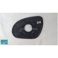 HYUNDAI i30 FD - 9/2007 to 4/2012 - 5DR HATCH - DRIVERS - RIGHT SIDE MIRROR - WITH BACKING PLATE - FD HOLDER RH - GENUINE - (SECOND-HAND)