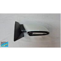 KIA RIO YB - 12/2016 to CURRENT - 5DR HATCH - DRIVERS - RIGHT SIDE MIRROR - WHOLE ASSEMBLY WITH FLAT GLASS MIRROR - E13 049725