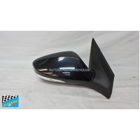 HYUNDAI ACCENT RB - 7/2011 TO 12/2019 - 5DR HATCH - DRIVERS - RIGHT SIDE MIRROR ASSEMBLY - ELECTRIC WITH LAMP - 8 HOLE 5 PINS - NEW