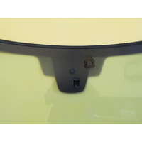 CHRYSLER 300/300C/300S - 7/2012 TO CURRENT - 4DR SEDAN - FRONT WINDSCREEN GLASS - RAIN SENSOR,DE-VAPOUR BRACKET,ACOUSTIC,TOP+SIDE MOD - WITH SUNSHADE 