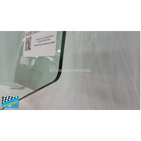 VOLVO XC60 02/2009 TO 03/2017 - 5DR SUV - PASSENGERS - LEFT SIDE REAR DOOR GLASS - LAMINATED - WITH FITTINGS - GREEN