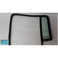 JEEP CHEROKEE KK - 2/2008 to 5/2014 - 4DR WAGON - DRIVERS - RIGHT SIDE REAR QUARTER GLASS - GREEN - GENUINE  - (SECOND-HAND)