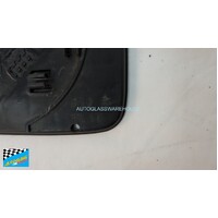 HONDA CR-V RD7 - 12/2001 to 12/2006 - 5DR WAGON - DRIVERS - RIGHT SIDE FLAT GLASS MIRROR - WITH BACKING PLATE - S10 R - (SECOND-HAND)