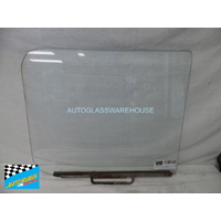 FORD D SERIES 01/1965 TO 01/1981 - TRUCK - LEFT/RIGHT FLAT - SIDE FRONT DOOR GLASS - 565w X475h  - (SECOND-HAND)