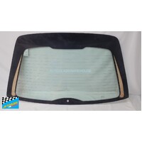 CITROEN C5 - 6/2001 to 02/2005 - 5DR HATCH - REAR WINDSCREEN GLASS - 1 HOLE, NOT ENCAPSULATED - GREEN - NEW