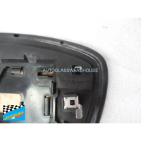 SUZUKI SX4 GYA/GYB - 2/2007 to 9/2014 - 5DR HATCH - DRIVERS - RIGHT SIDE MIRROR - WITH BACKING PLATE - TOKAIRIKA RHR1400 - (SECOND-HAND)