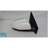 KIA RIO YB - 12/2016 to CURRENT - 5DR HATCH - DRIVERS - RIGHT SIDE MIRROR - WHOLE ASSEMBLY WITH FLAT GLASS MIRROR - E13 049725