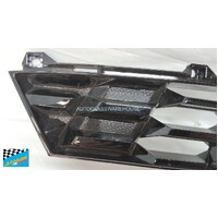 KIA CERATO - 2024 - GRILL ASSY RADIATOR - (86350 - M6510) -  1 ONLY - (CHIPPED RIGHT CORNER SEE PHOTO) - (SECOND-HAND)