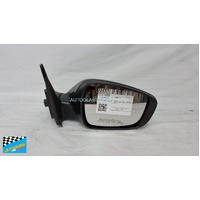 HYUNDAI ACCENT RB - 7/2011 TO 12/2019 - 5DR HATCH - DRIVERS - RIGHT SIDE MIRROR ASSEMBLY - ELECTRIC WITH LAMP - 8 HOLE 5 PINS