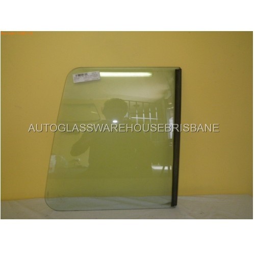 MITSUBISHI PAJERO NA/NB - 1/1983 TO 4/1991 - 2DR WAGON - RIGHT SIDE REAR OPERA GLASS ( REAR I/2) - (Second-hand)