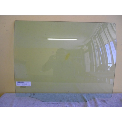 FORD RAIDER - 8/1991 to 10/1996 - 5DR SUV - LEFT SIDE REAR DOOR GLASS - GREEN - NEW