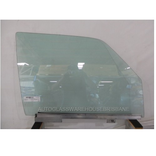 MERCEDES 126 - 1/1981 TO 3/1992 - 4DR SEDAN - DRIVER - RIGHT SIDE FRONT DOOR GLASS - (Second-hand)