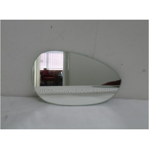 FIAT PUNTO - HATCH - RIGHT SIDE MIRROR - FLAT GLASS ONLY - 190w X 115h (UNSURE OF YEAR) - NEW