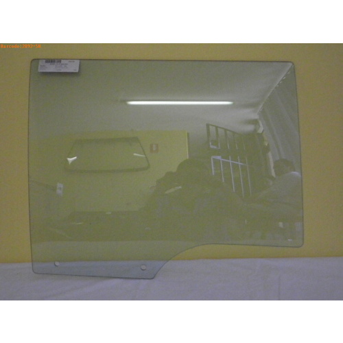 MAZDA 929L LA4 - 1/1977 TO 1/1987 - 4DR SEDAN/5DR WAGON - DRIVERS - RIGHT SIDE REAR DOOR GLASS - (Second-hand)