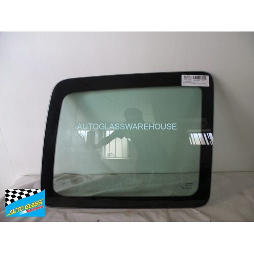 JEEP CHEROKEE KK - 2/2008 to 5/2014 - 4DR WAGON - DRIVERS - RIGHT SIDE REAR CARGO GLASS - GREEN - (Second Hand)