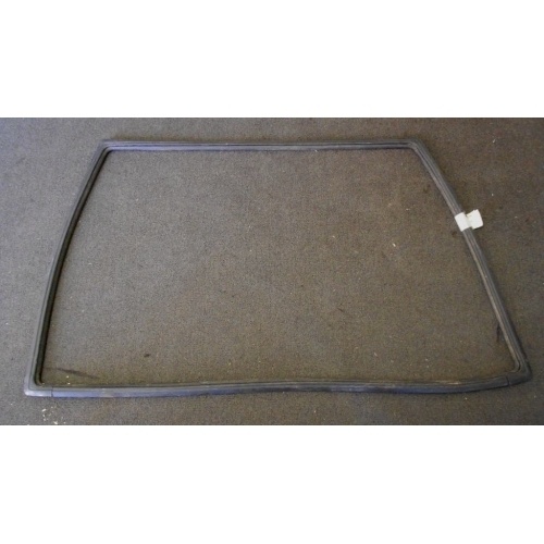 NISSAN PULSAR N12 - 5 DOOR HATCH 11/82 TO 6/87 - REAR WINDSCREEN RUBBER - (Second-hand)