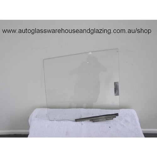 suitable for TOYOTA COROLLA - KE70 - SEDAN 3/80>85 - PASSENGERS - LEFT SIDE - REAR DOOR GLASS - (Second-hand)