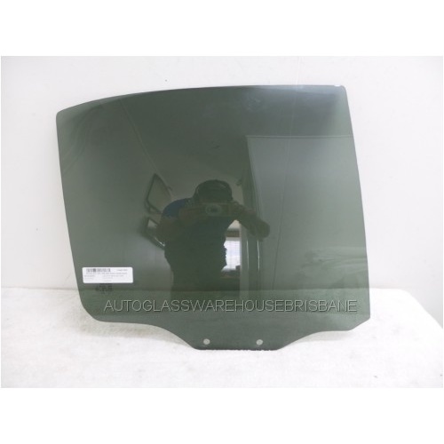 MITSUBISHI GALANT SM/EA/EC - 1/1996 to 1/2003 - 4DR SEDAN - RIGHT SIDE REAR DOOR GLASS - DARK GREY - NEW