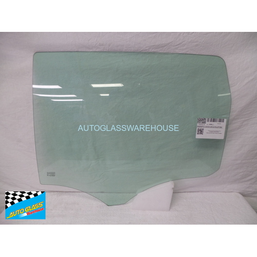 MERCEDES BENZ A CLASS W169 - 5/2005 TO 12/2009 - 5DR HATCH - PASSENGERS - LEFT SIDE REAR DOOR GLASS - SEKURIT - GREEN