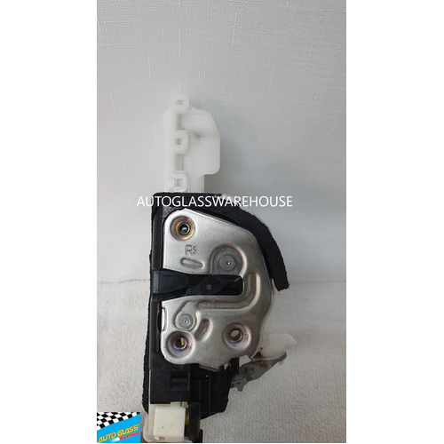 MAZDA 3 BP - 4/2019 TO CURRENT - SEDAN/HATCH - DRIVERS - RIGHT FRONT DOOR LOCK MECHANISM - PC B03A198 B0J8 - (SECOND-HAND)