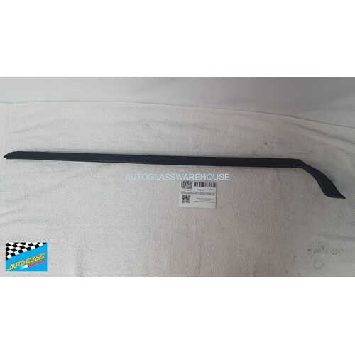 HYUNDAI TUCSON NX4 V1 - 3/2021 to CURRENT - 5DR WAGON - LEFT SIDE FRONT WINDSCREEN MOULD - 86130-N9000 - (SECOND-HAND)