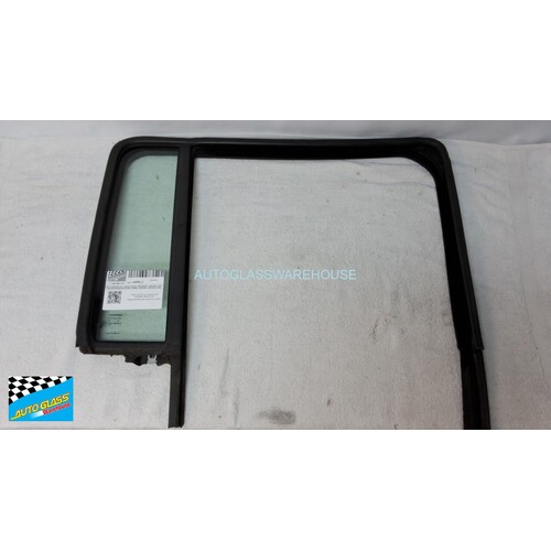 JEEP CHEROKEE KK - 2/2008 to 5/2014 - 4DR WAGON - DRIVERS - RIGHT SIDE REAR QUARTER GLASS - GREEN - GENUINE  - (SECOND-HAND)