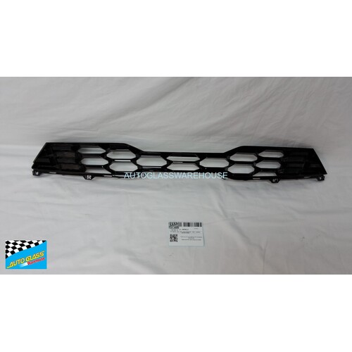 KIA CERATO - 2024 - GRILL ASSY RADIATOR - (86350 - M6510) -  1 ONLY - (CHIPPED RIGHT CORNER SEE PHOTO) - (SECOND-HAND)