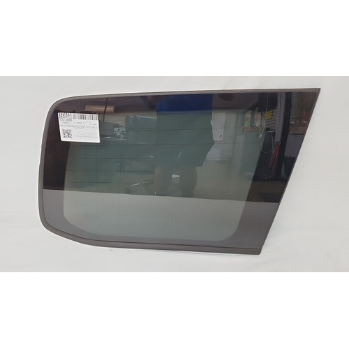 suitable for TOYOTA LANDCRUISER 200 SERIES - 11/2007 to 9/2021 - 5DR WAGON - RIGHT SIDE CARGO GLASS - PRIVACY TINT - ENCAPSULATED - OEM - SARAHA